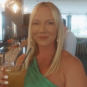 4dc13301-000b-4257-be36-a9b2b2c234f1